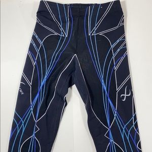 Cw-x compression running capris in a size small